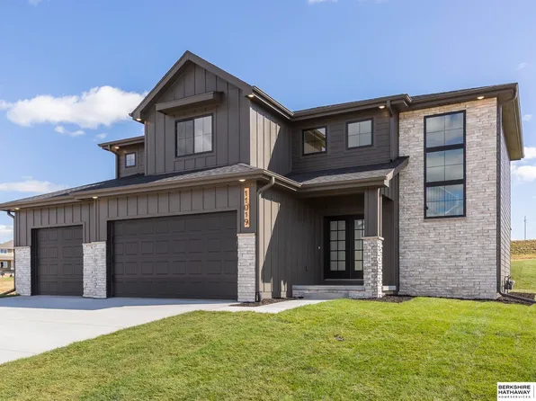 11019 S 218th St, Gretna, NE 68028