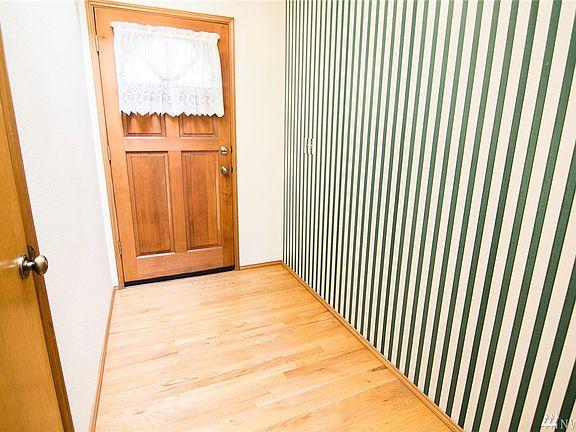 4th image of 5536 70th St NE