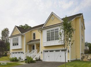 26 Great Heron Ln #E, Brookfield, CT 06804