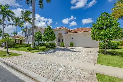 1st image of 539 Les Jardin Dr