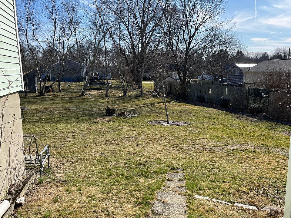 1325 Read St, Somerset, MA 02726 Zillow