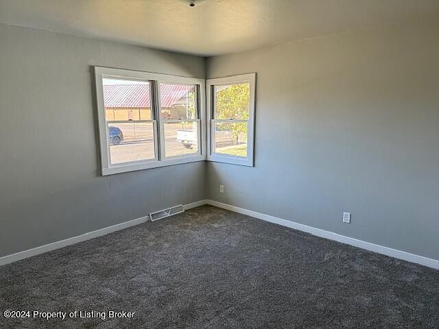 2nd image of 668 10th Ave W