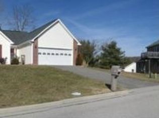 215 Minor Cir, Blacksburg, VA 24060