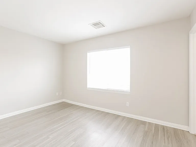 9469 Diamond Bridge Ave — Photo 12