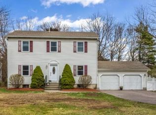 7 Blue Ribbon Ln, Medway, MA 02053