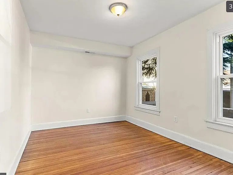 325 V St NE #1 — Photo 2