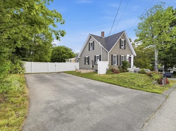19 W Elm St, Townsend, MA 01474