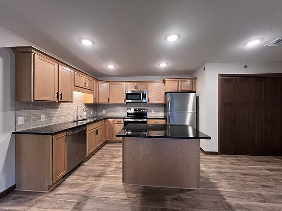 2nd image of 4847 Woodland Park Dr #2
