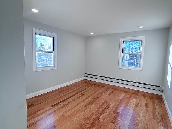 3rd image of 546-550 E 25th St #3