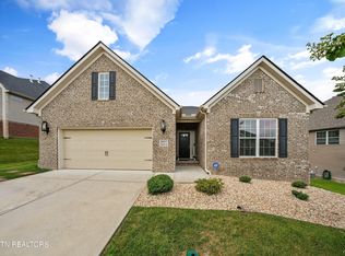 2037 Wooded Mountain Ln, Knoxville, TN 37922