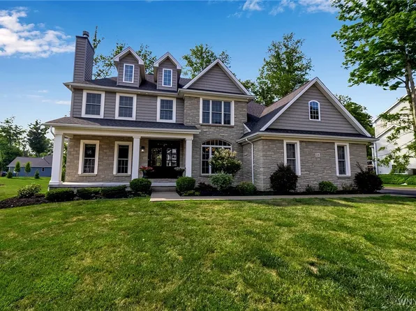 24 Hearthstone Ter, Orchard Park, NY 14127