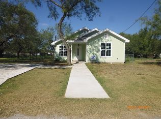 529 S Camp St, Uvalde, TX 78801