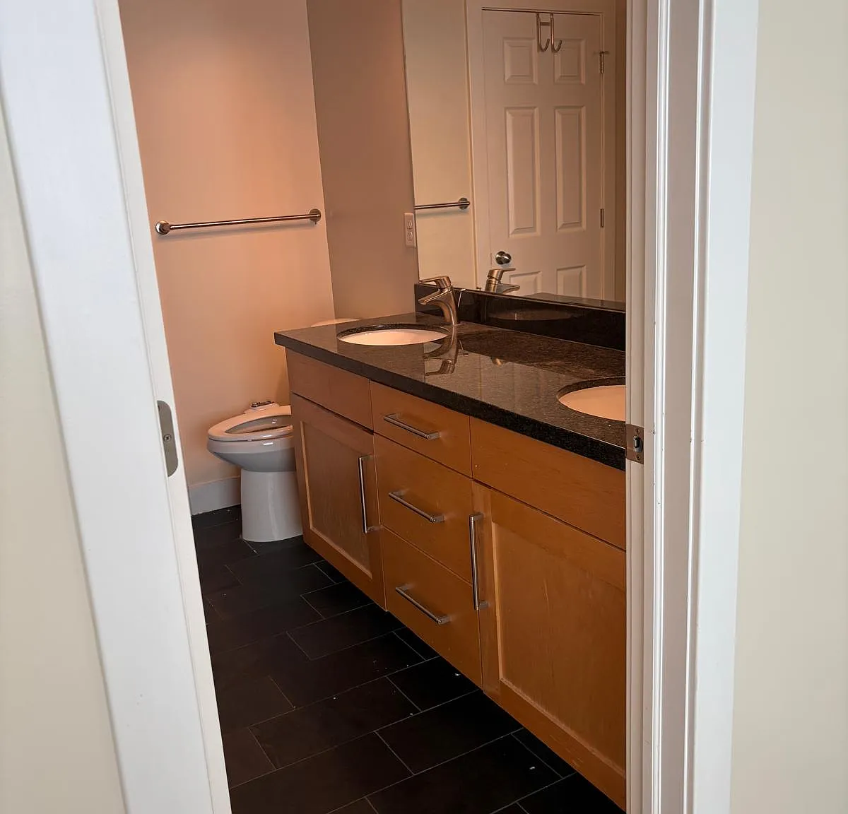3 bed, 1936 sqft, $3,150 — Photo 3