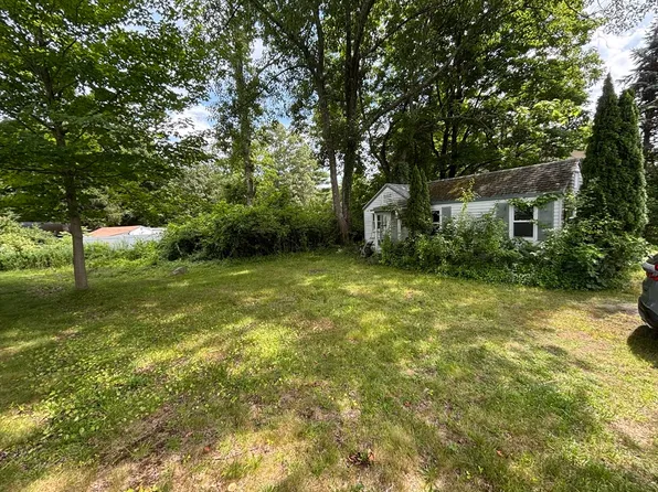 42 Olive St, Ashland, MA 01721