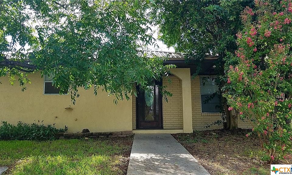 1st image of 800 Forest Dr