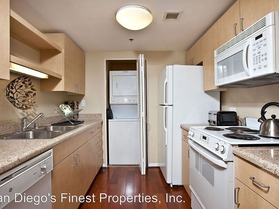 1st image of 425 W Beech St Unit 858