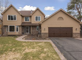 5375 Pineview Ln N, Plymouth, MN 55442