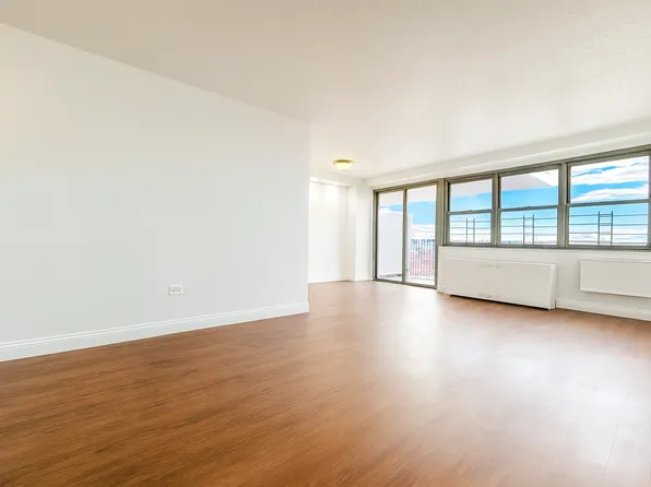 880 Boynton Avenue image 3 of 15