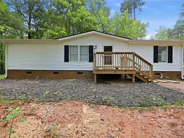 155 Coryland Dr, Walkertown, NC 27051