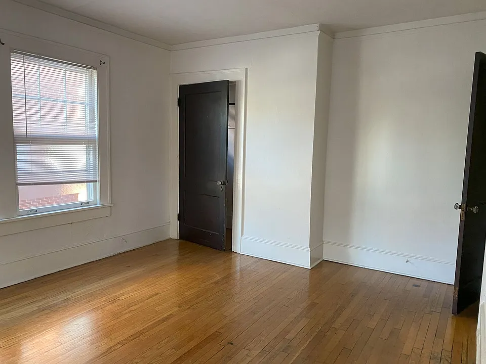 11 Murdock Ave