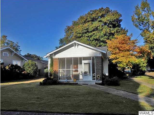 1st image of 1300 17th Ave E