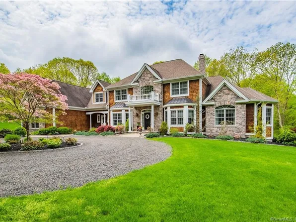 305 Burr Hall Road, Middlebury, CT 06762