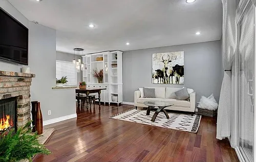 2319 Curlew St Photo 1