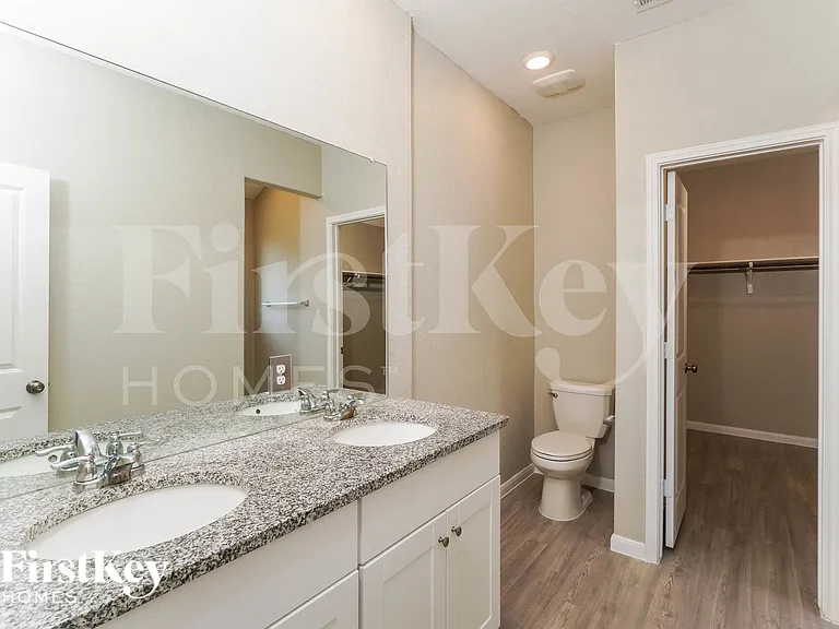 1204 Treehouse Ln — Photo 11