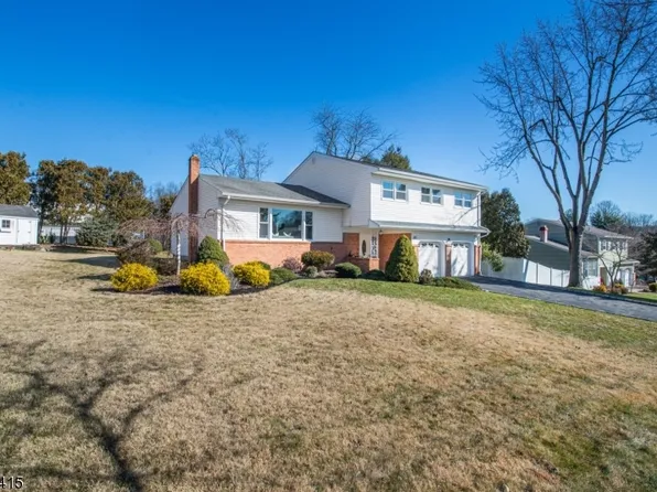 10 Hemlock Dr, Verona Twp., NJ 07044