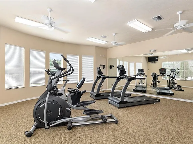 7440 SW 80th Dr — Photo 35