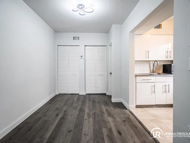 922 Pennsylvania Ave #206 — Photo 8