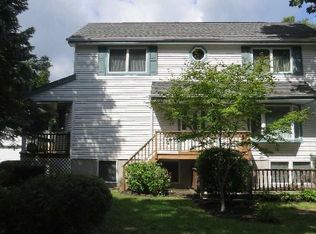 32 Vine Rd, Rocky Point, NY 11778