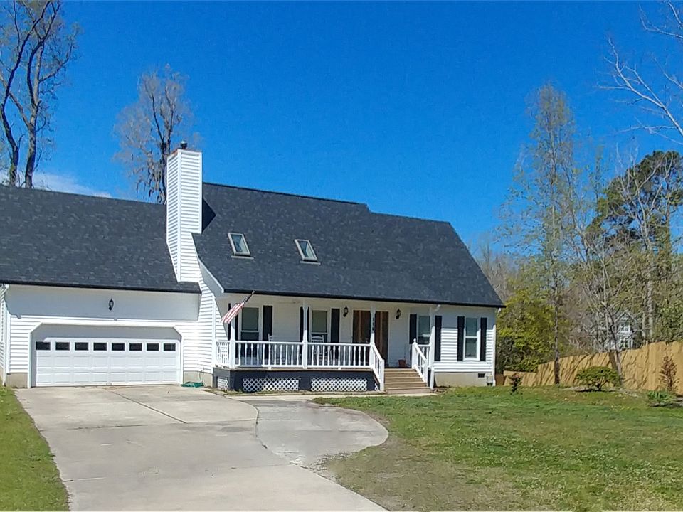 Front 114 River Bluffs Dr