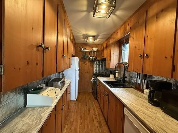 2nd image of 702 Little Sunapee Rd