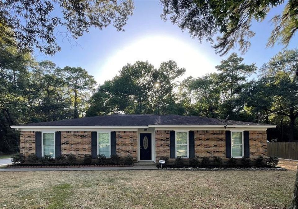 1st image of 22176 Heatherwood Dr