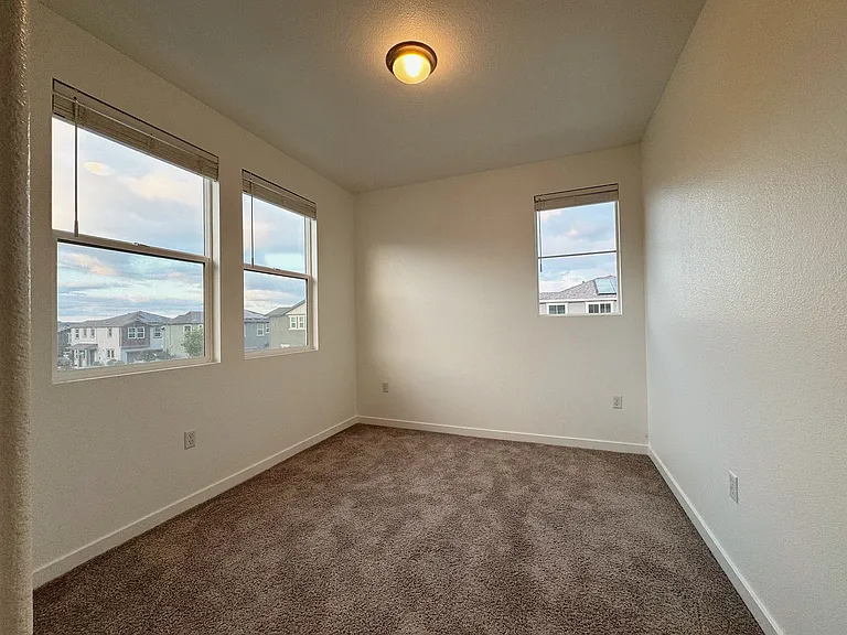 1520 Landing St — Photo 5