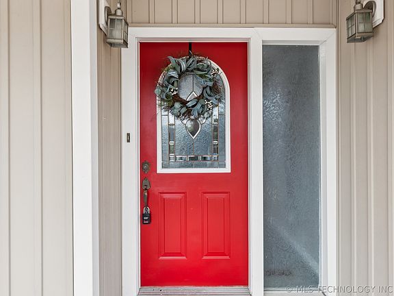3rd image of 206 Sandy Cir