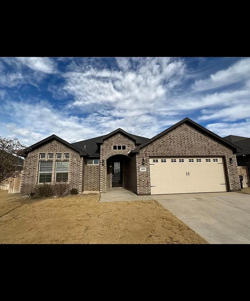 3 bed, 1940 sqft, $3,200 — Photo 2