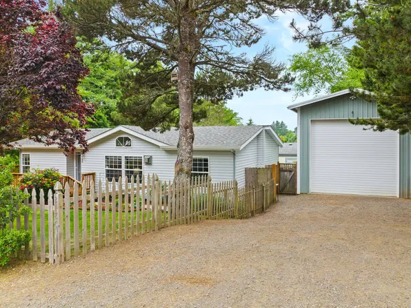 2180 Orchard Ct, Tillamook, OR 97141