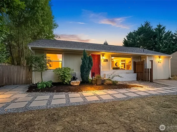 3922 214th Street SW, Mountlake Terrace, WA 98043