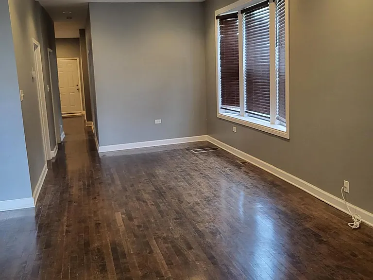 3623 W Grenshaw St #1 — Photo 3