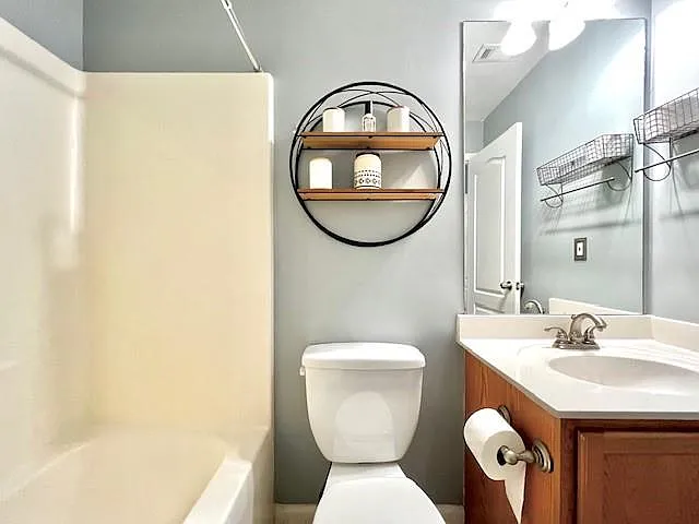 284 William Nye Dr SE — Photo 16