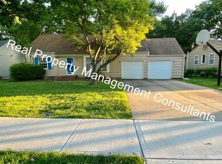 7180 Cherokee Dr, Prairie Village, KS 66208