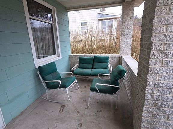 5th image of 132 Mayfair Rd