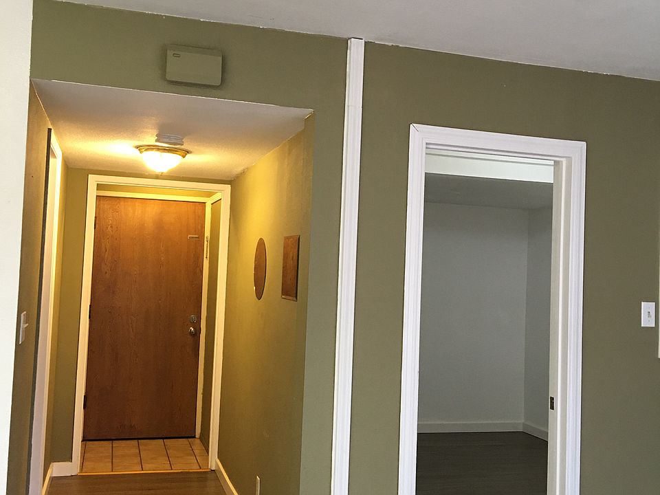 2nd image of 840 Hillside Blvd #1