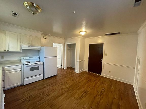 2nd image of 602 S Washington St APT 6