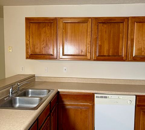 4th image of 1064 Cumberland Ave APT A