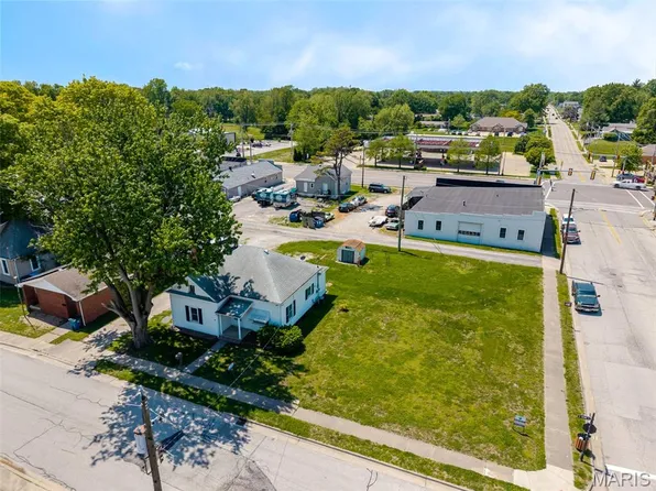 105 N Donk Ave, Maryville, IL 62062