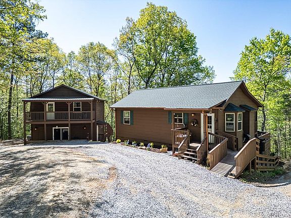 4th image of 240 Amandas Way