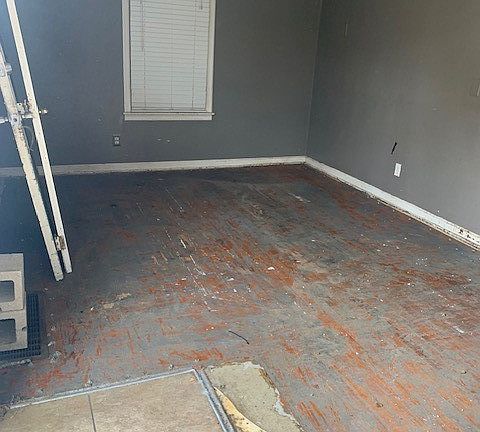 2nd image of 137 W Parkwood Ave